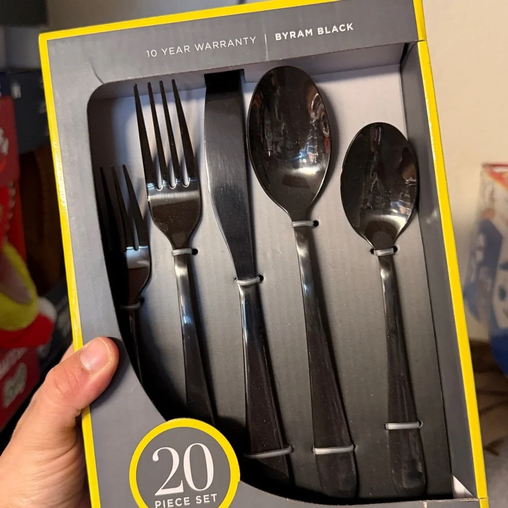 Cambridge Byram Black Mirror 20-Piece Flatware Set (Service for 4)